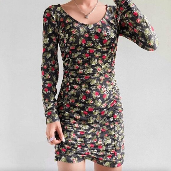 NEW NWT URBAN OUTFITTERS Dalton Ruched Mini Dress Black Floral 90s 00s Y2K Small - Picture 1 of 11